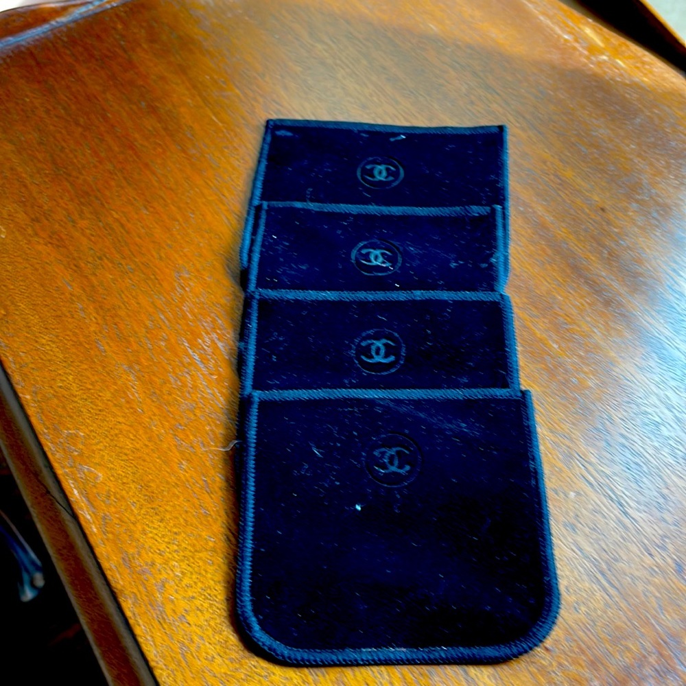 Chanel velvet makeup pouches (4)